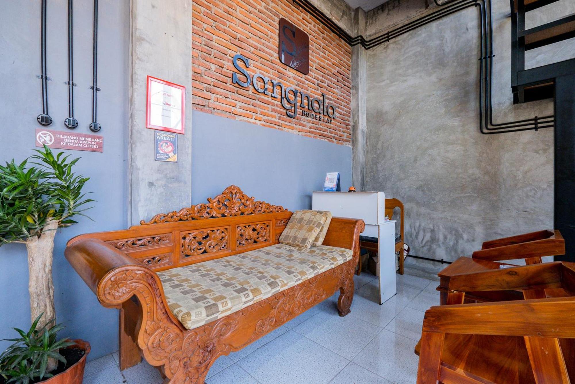 Reddoorz @ Sangnala Homestay Pakisaji Malang Exterior photo